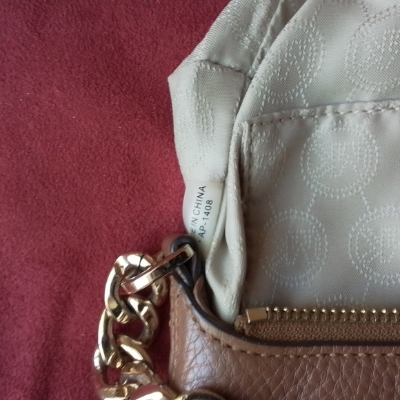 Michael Kors Tan Leather Crossbody 😍 Excellent Condition - Picture 7 of 9